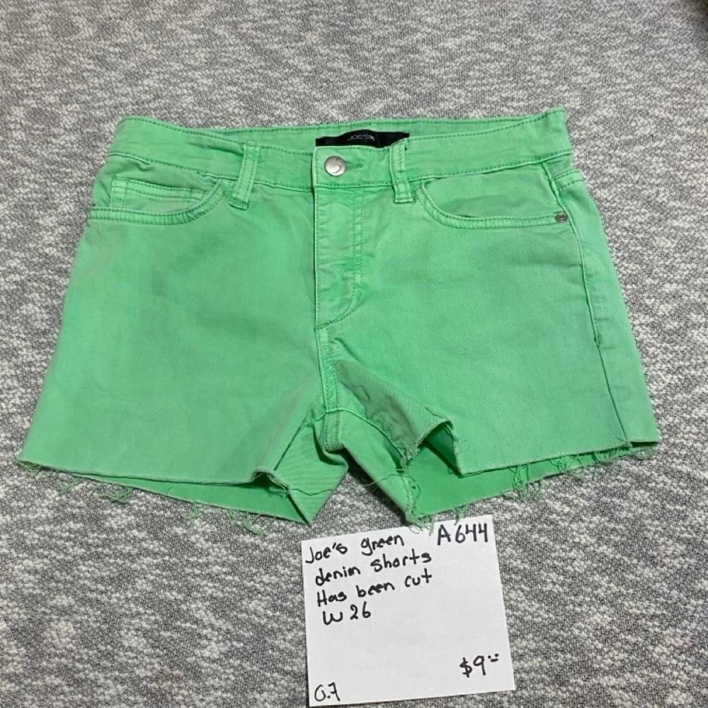 Joe's green denim shorts have been cut size W26. SKU-A644